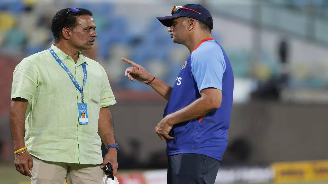 Graeme Swann​ feels India will play more traditional form of Test cricket than England under Rahul Dravid.