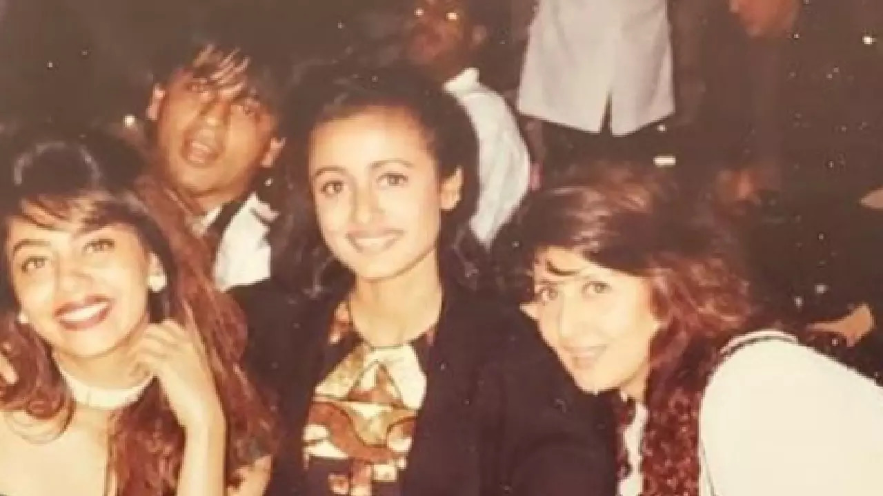 Gauri Khan, Shah Rukh Khan, Namrata Shirodkar and Sangeeta Bijlani