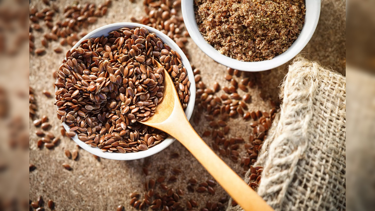 One tablespoon of flaxseeds contains 11 per cent of daily recommended fibre. This helps fight digestive distress, constipation and other chronic conditions of the gut.