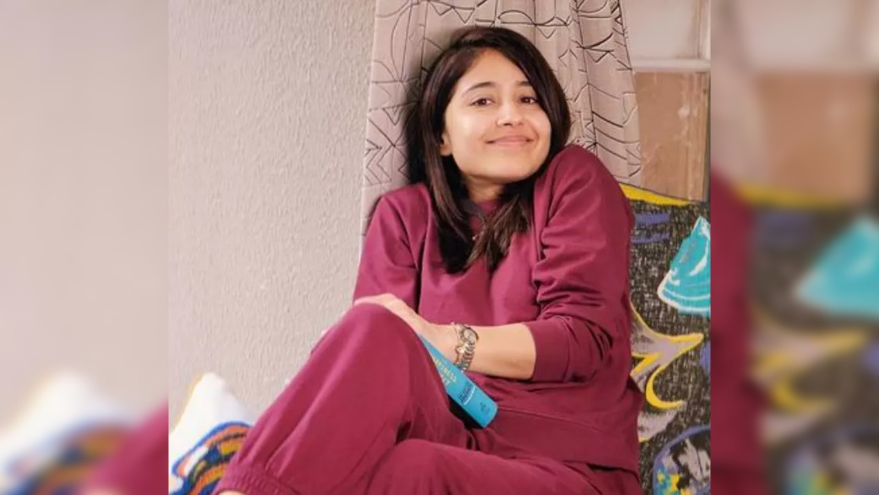 Shweta Tripathi is a yoga enthusiast like Alia Bhatt and Kareena Kapoor Khan, who also enjoys high intensity workouts every now and then. (Photo credit: Shweta Tripathi/Instagram)