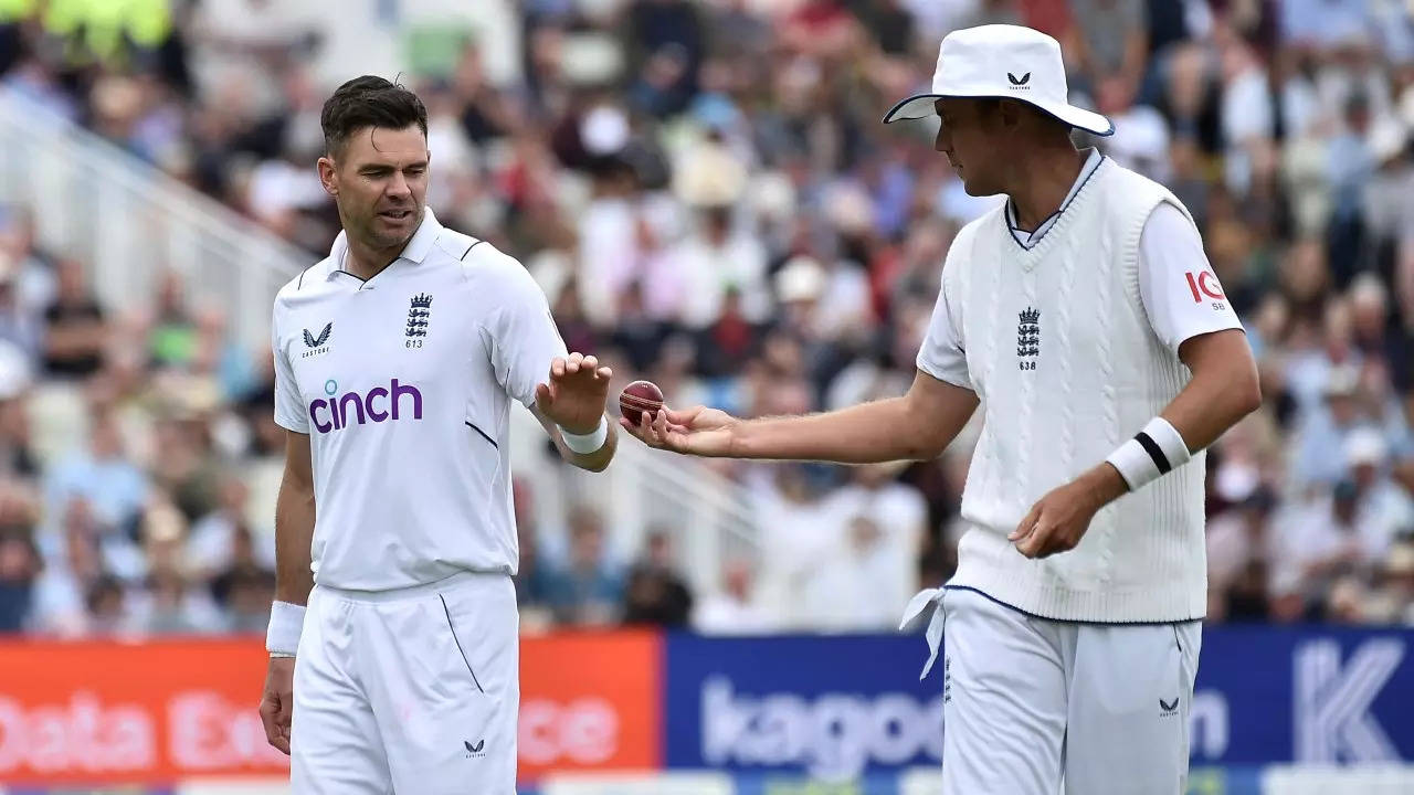 James Anderson, Stuart Broad AP