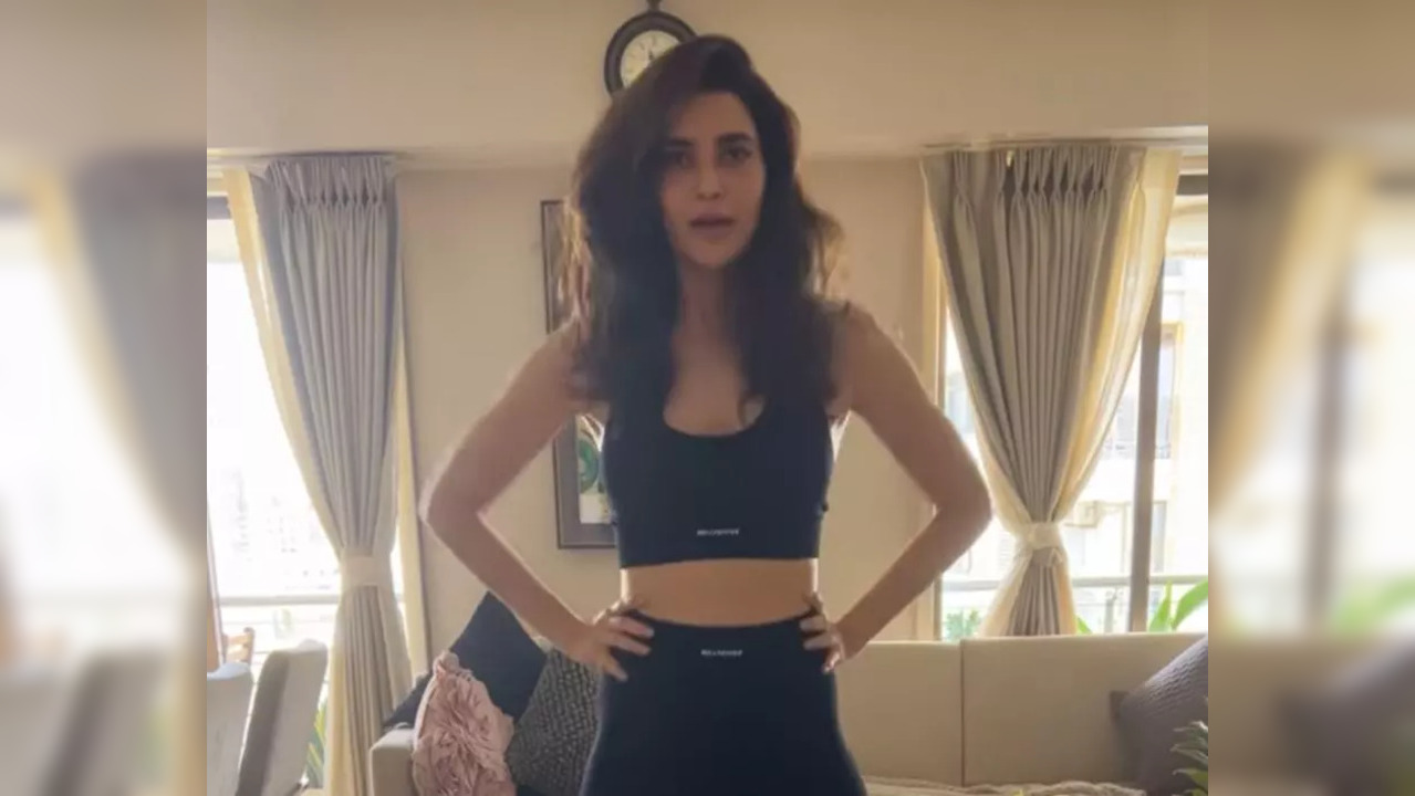 Karishma Tanna’s weekend workout regime has several health benefits to offer. (Photo credit: Karishma Tanna/Instagram)