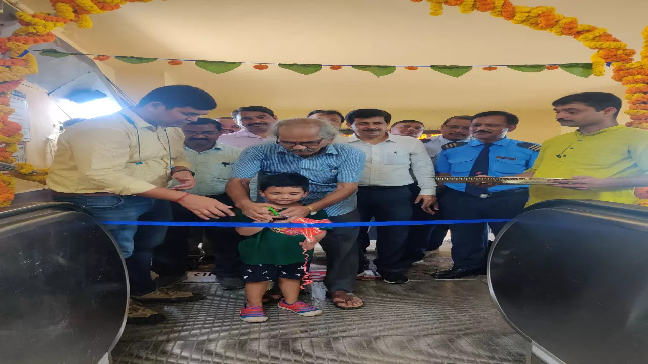 Kolkata Metro rail escalator inauguration