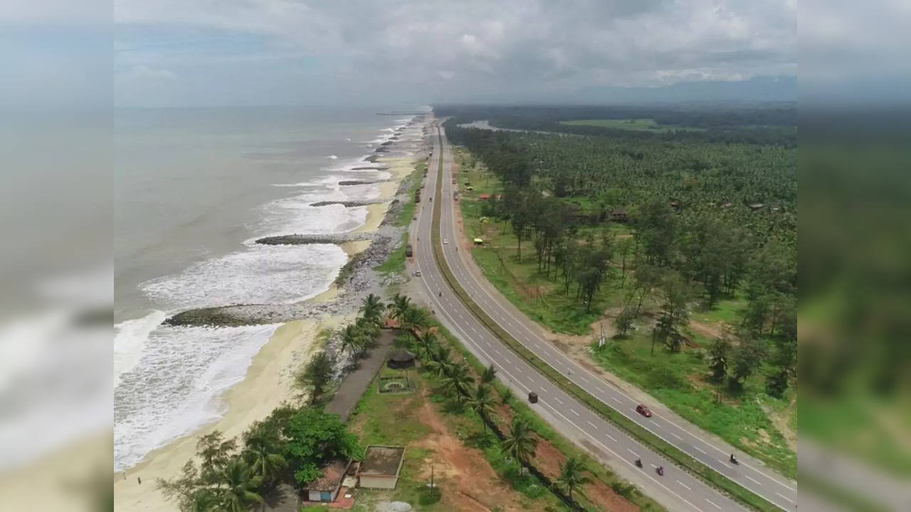 An aerial view of the Goa-Karnataka coastal highway | Picture courtesy: Twitter/@nitin_gadkari