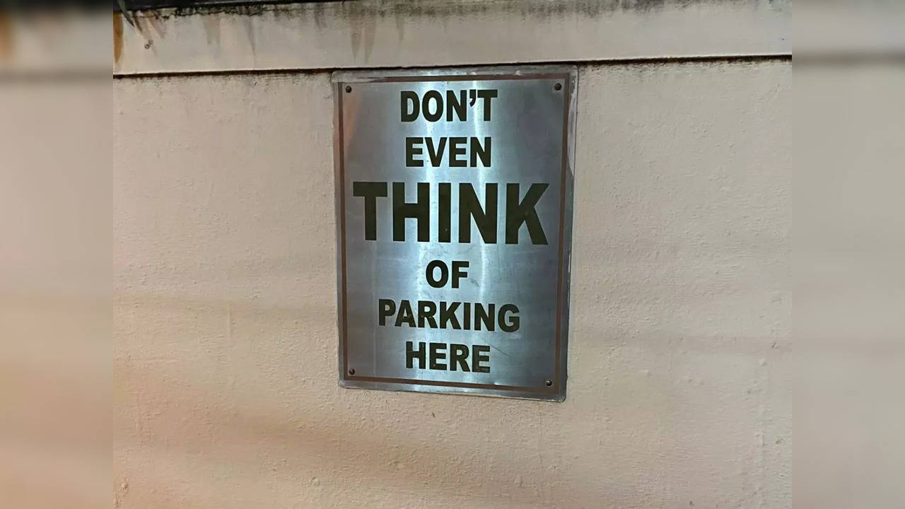 An upfront no-parking sign pictured outside a house in Kormangala, Bangalore | Picture courtesy: Twitter/@AdityaMorarka