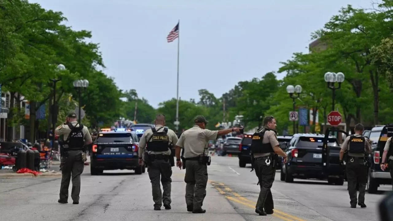 Highland Park Chicago shooting AP