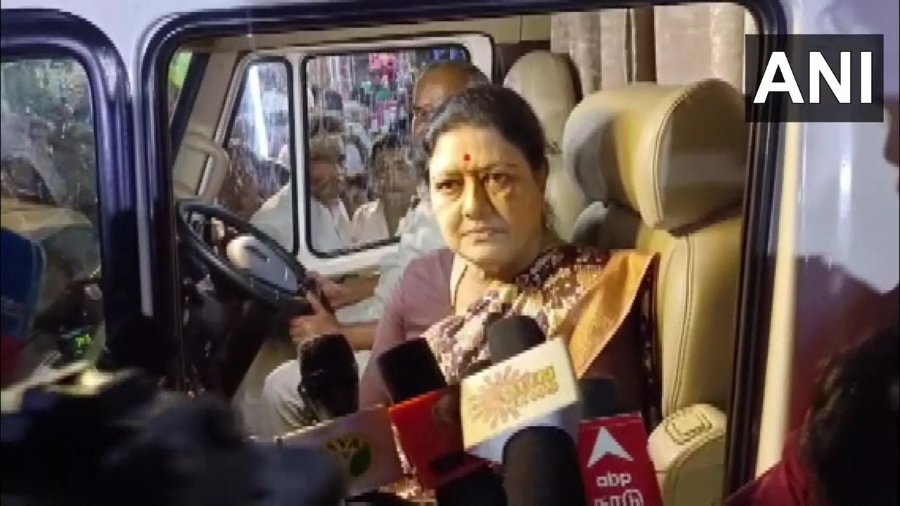 Former AIADMK leader VK Sasikala in Tindivanam