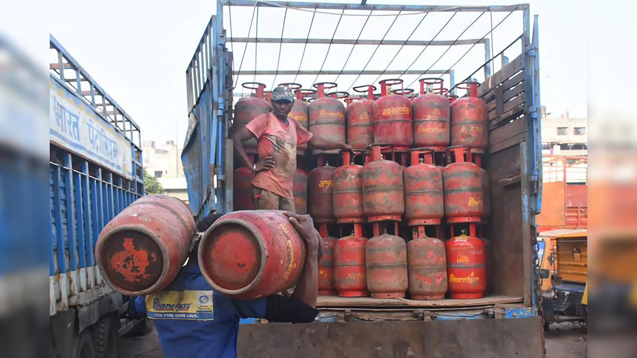 Price of 14.2-kg LPG cylinder prices raised by Rs 50