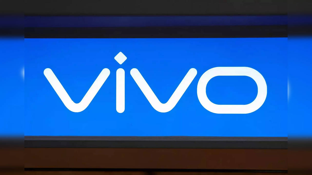 Chinese directors of firm associated with Vivo flee as ED continues raids.