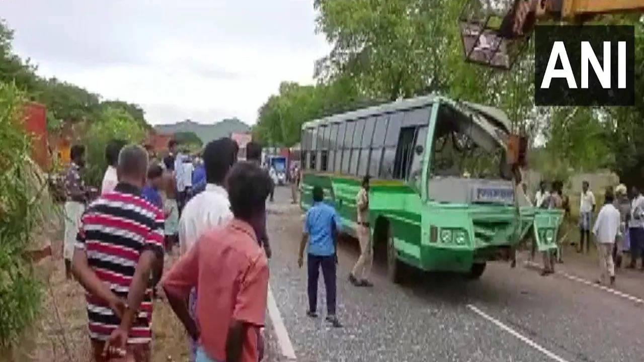 Chennai: Bus rams into stationary lorry in Chengalpattu