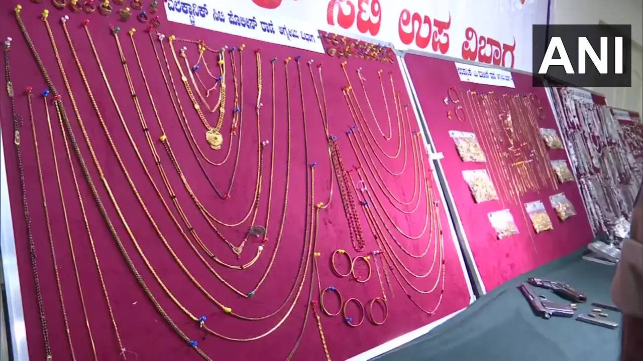 Bengaluru City police have nabbed the gang of accused in Electronic city gold robbery