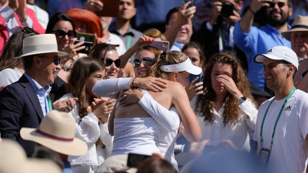 Rybakina wimbledon-AP