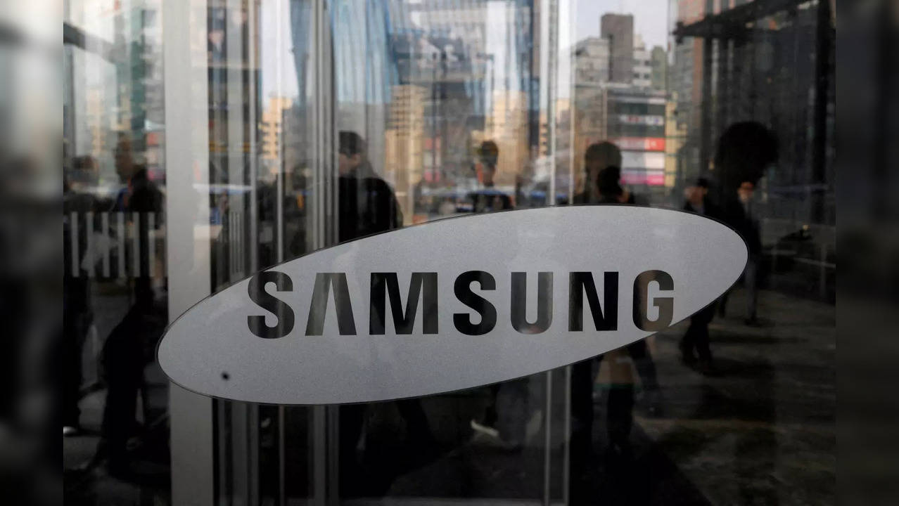 Samsung treats smartphone users' data as state secrets: Top global executive( Image source: Reuters)