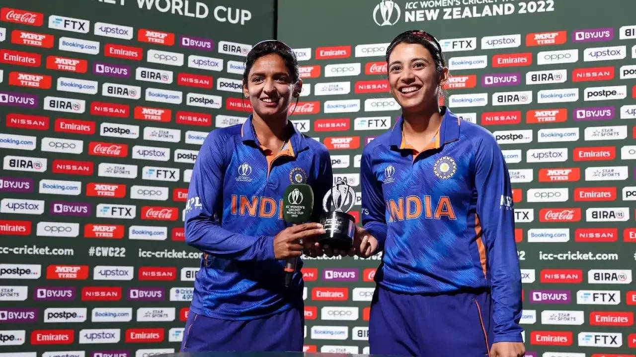 Harmanpreet  Smriti BCCI Women twitter.