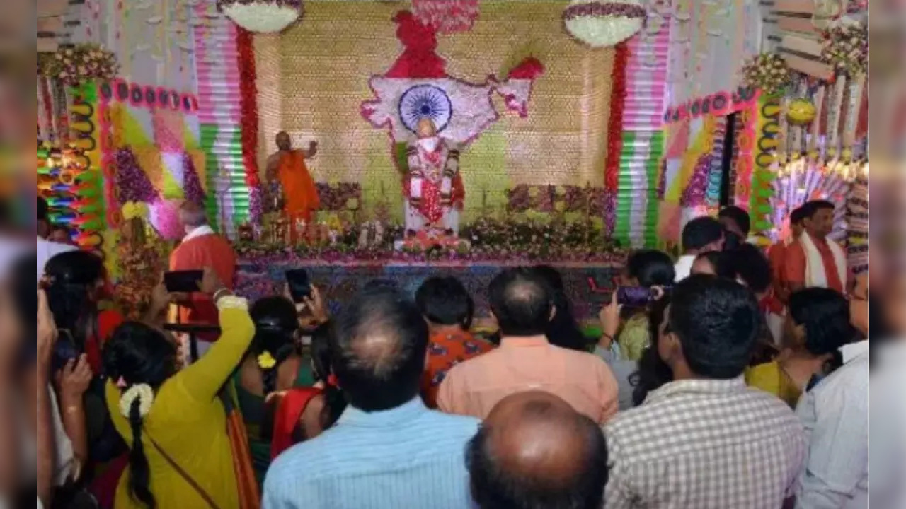 Bengaluru temple decked with one lakh toys for Guru Purnima