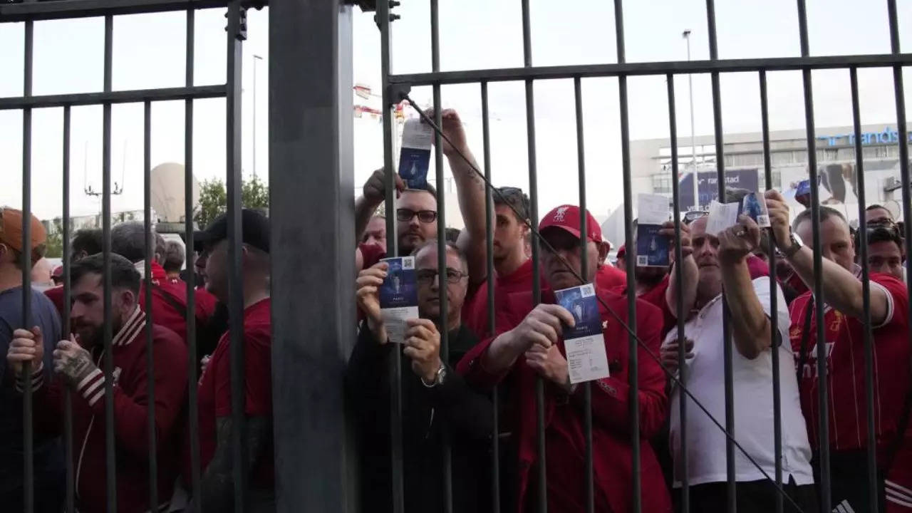 UCL final 2022 Liverpool fans outside Stade de France AP image