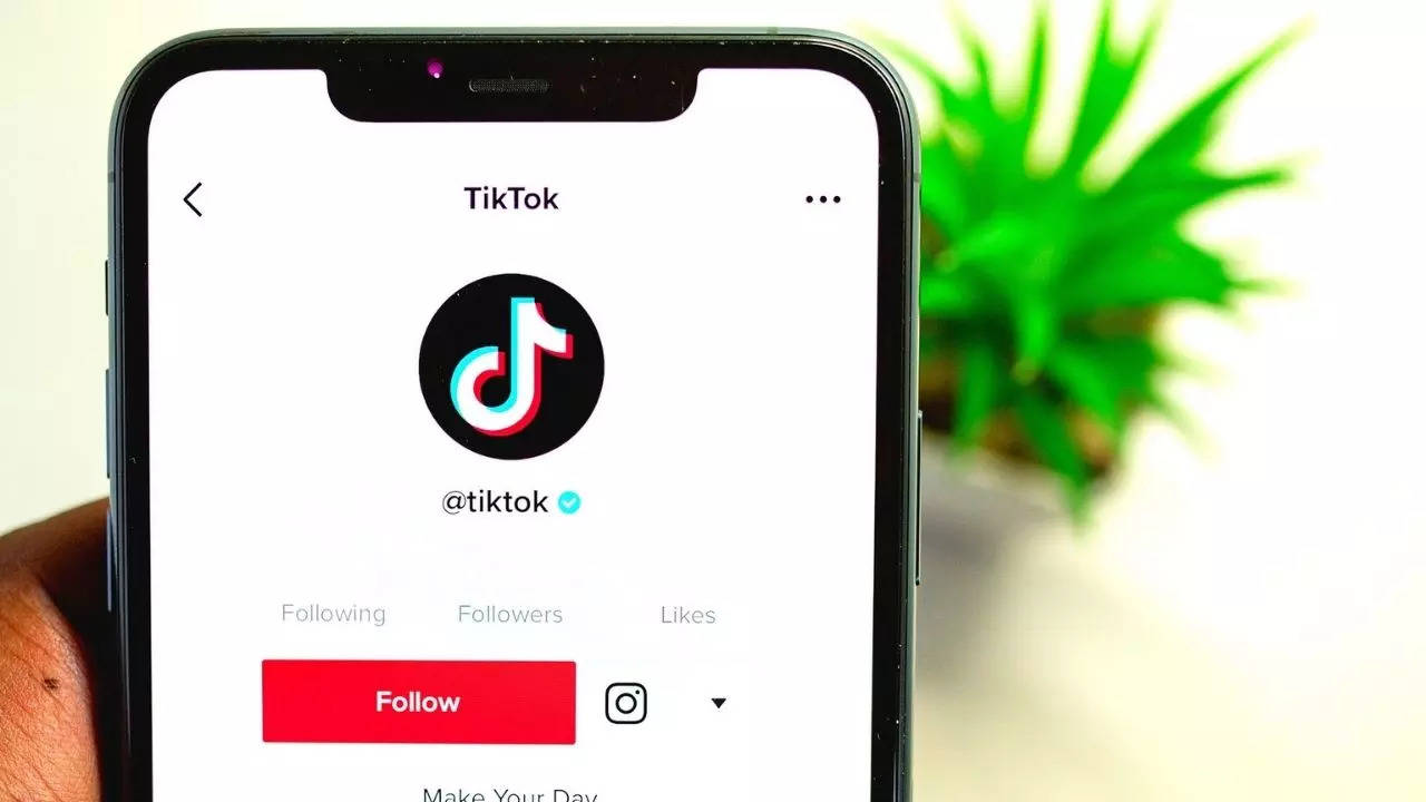 Kids and teenagers are watching an average of 91 minutes content on Chinese short-video platform TikTok daily compared to just 56 minutes on Google-owned YouTube globally, new data has shown. (Image source: File)