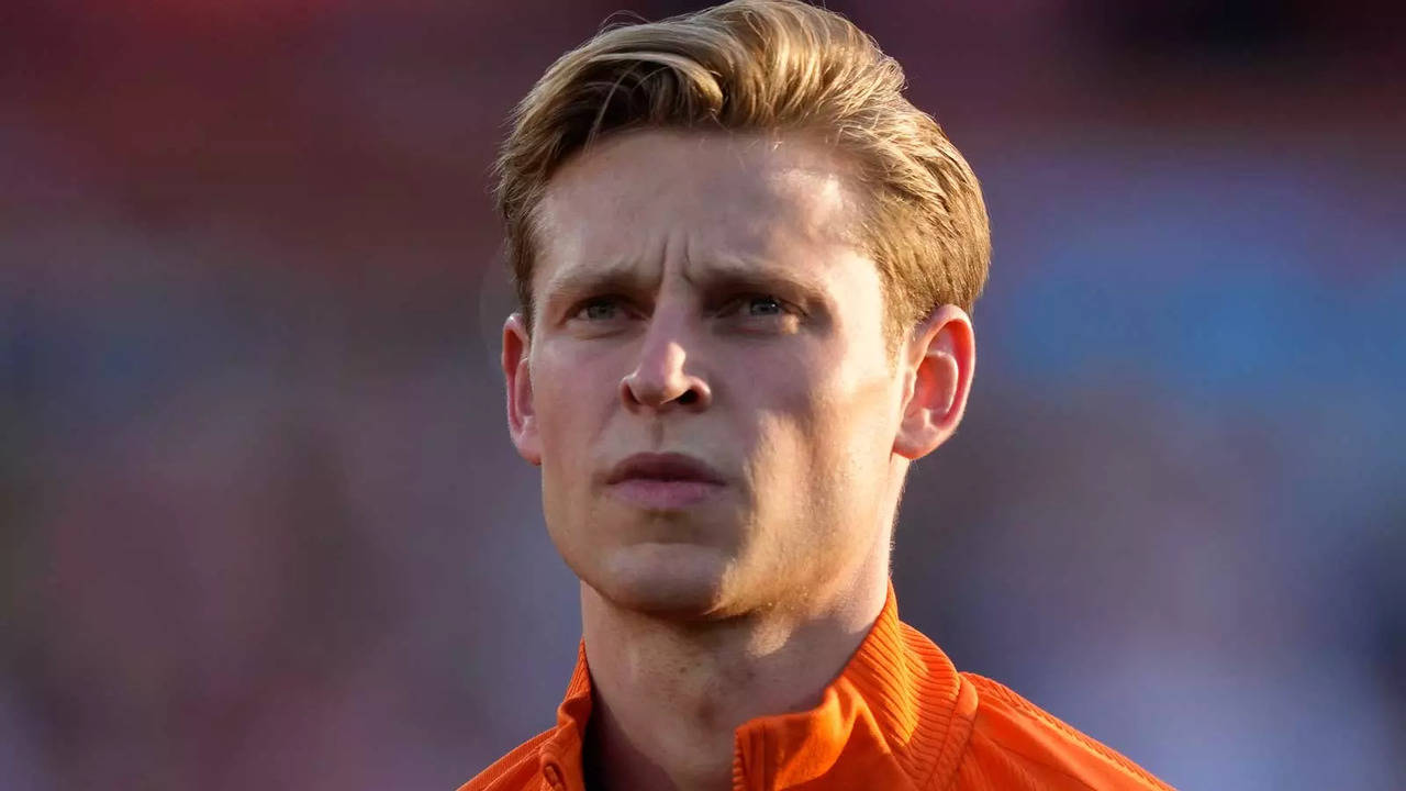 Barcelona have asked Frenkie de Jong to leave the club