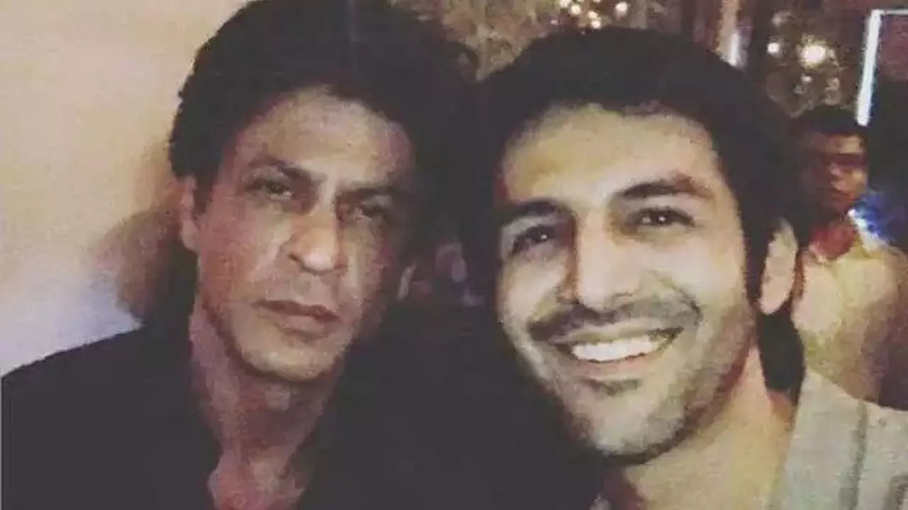 Kartik Aaryan's Shah Rukh Khan's video goes viral