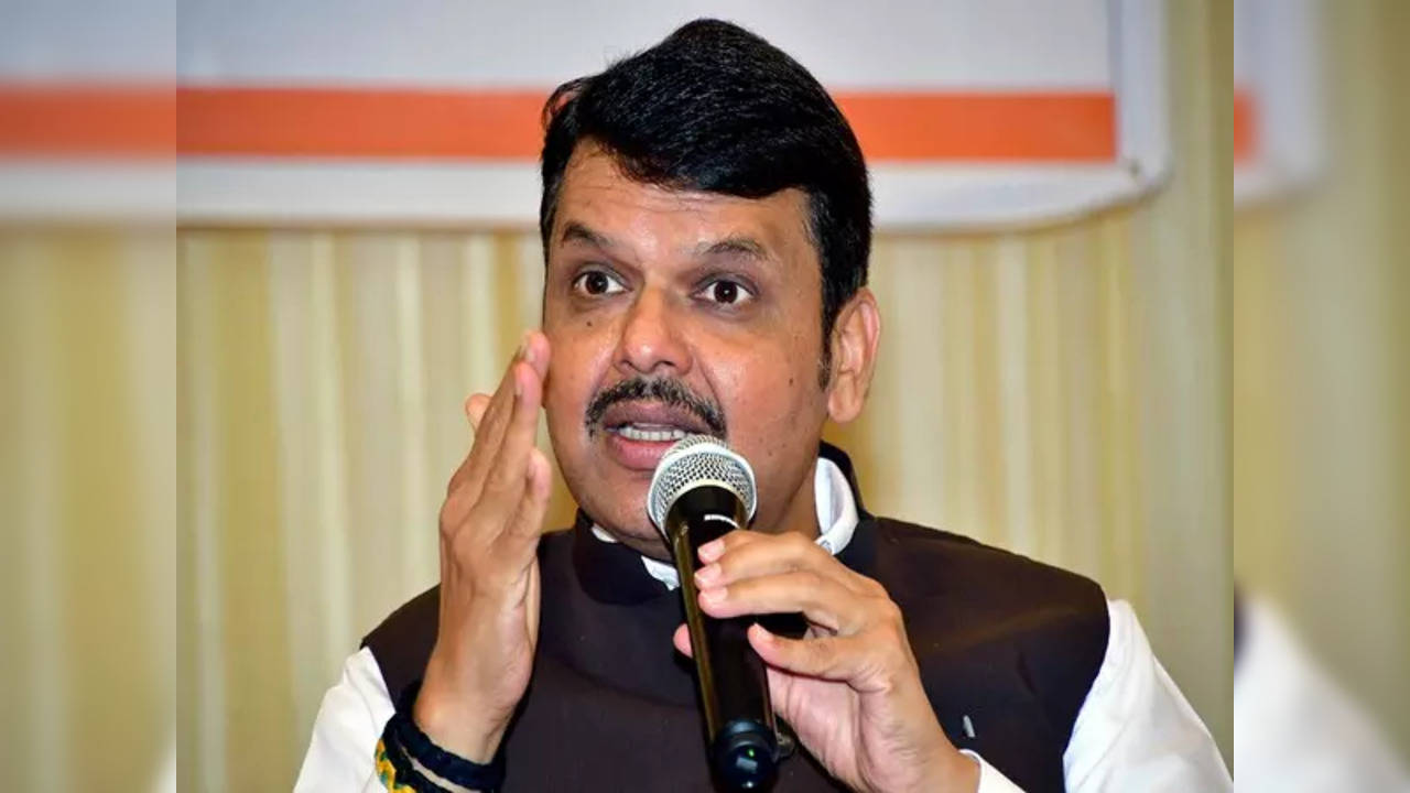 fadnavis ani