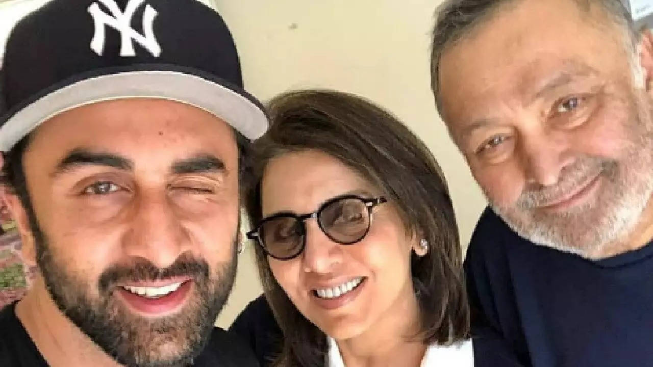 Ranbir Kapoor: Ranbir Kapoor shares his fashion inspirations, says father  Rishi Kapoor was an icon & wife Alia Bhatt dresses cool - The Economic Times