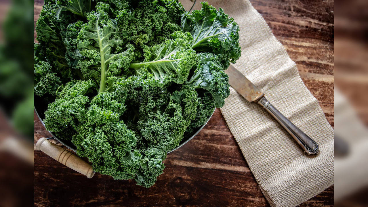 Besides being a rich source of calcium, kale also contains vitamin K1 which helps the body absorb and regulate calcium levels as too much could harm the kidneys.