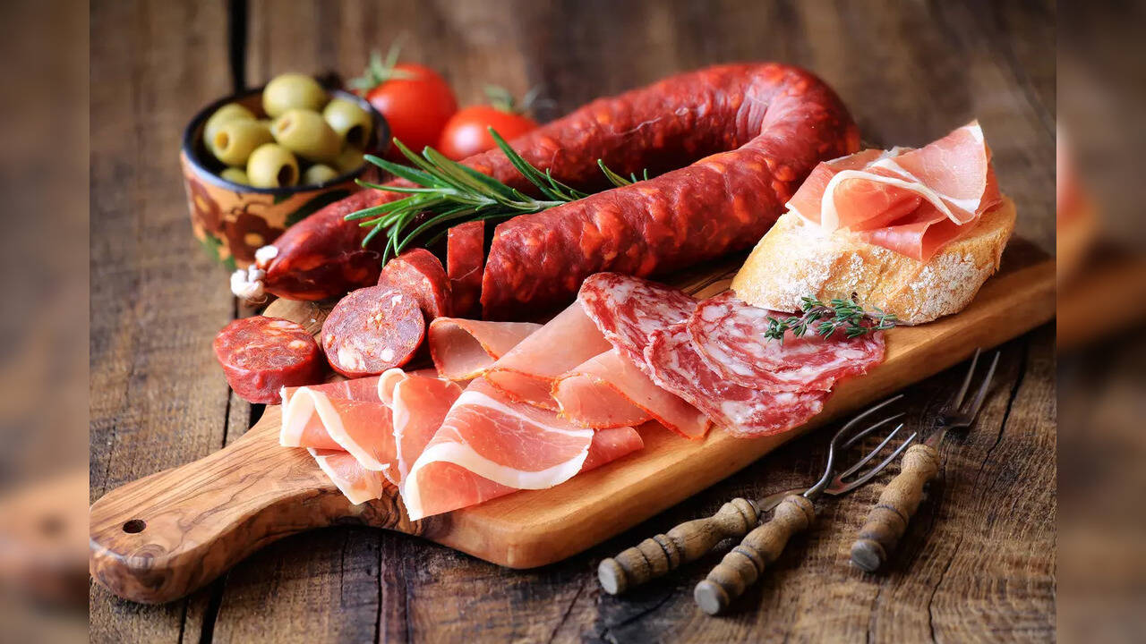 Nitrates in processed meats increases the risks of colon cancer