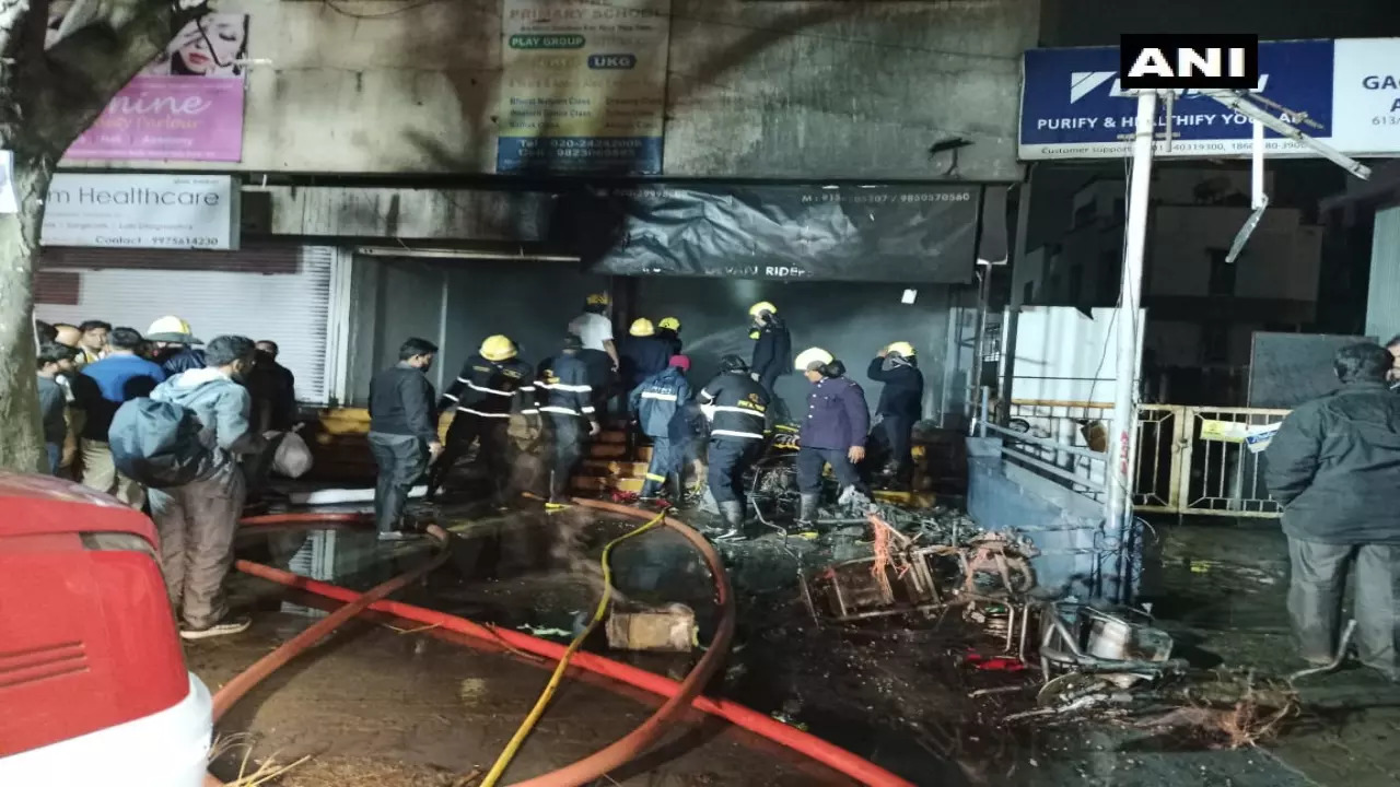 Fire broke out in an e-bike showroom in Pune