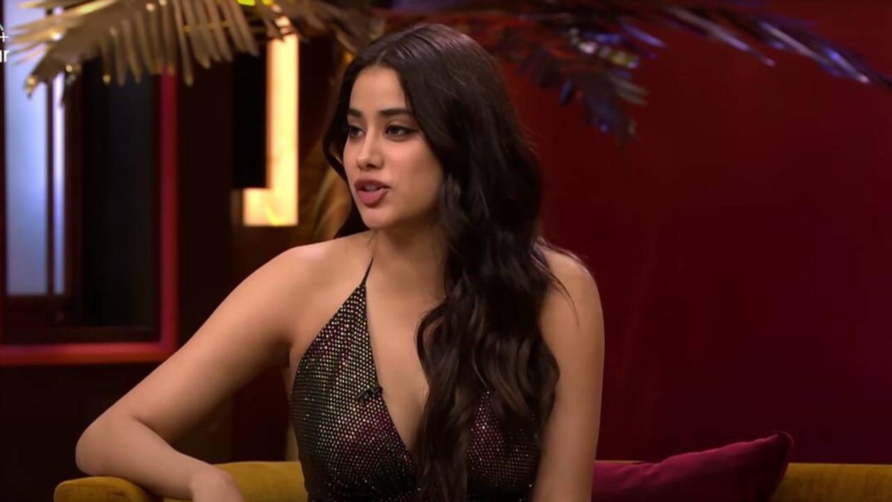 Janhvi Kapoor uses a mix of two ingredients every night for her skin, here are the benefits