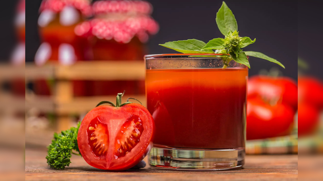 Tomato juice is extremely high in sodium due to its salty nature. An eight-ounce serving of tomato juice offers 630 mg of sodium which is higher than the safe levels and could spike hypertension risk.