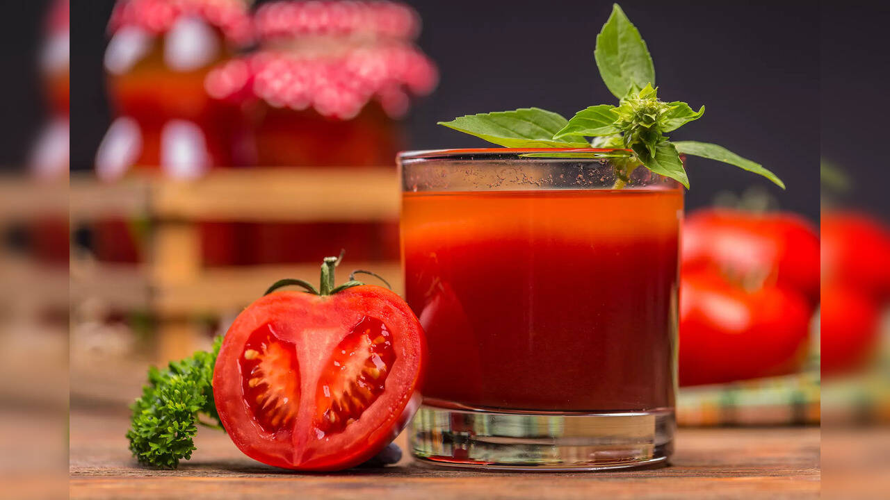 Is it safe to drink tomato juice? Experts list the effects of doing so