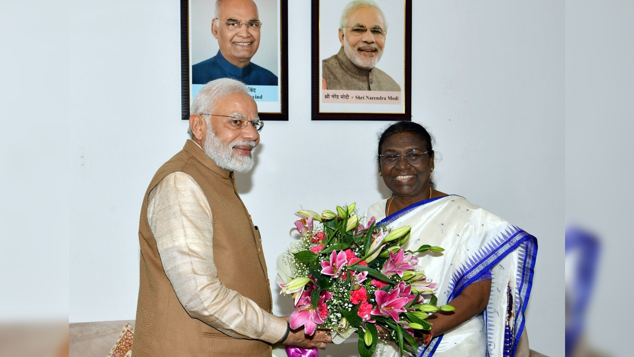 PM Narendra Modi greets Droupadi Murmu