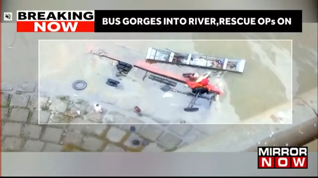 narmada bus accident.