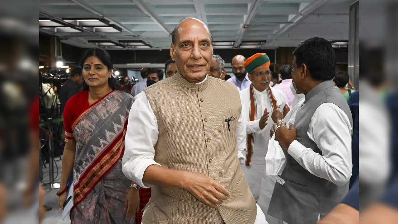 Defence Minister rajnath Singh