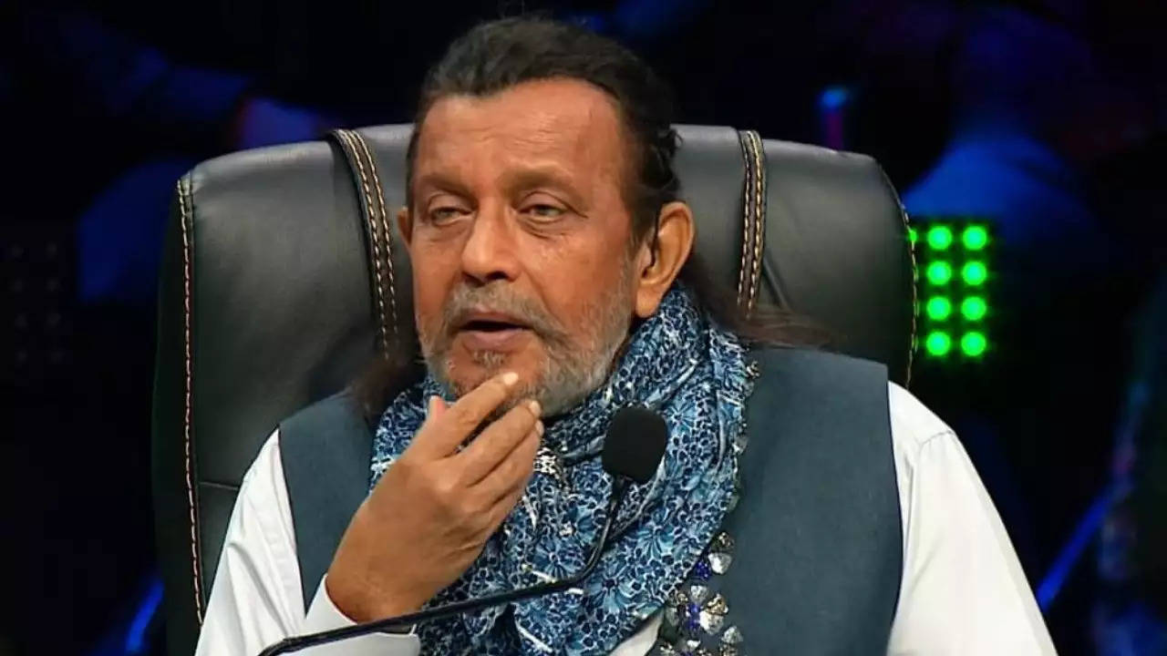 Mithun Chakraborty News: Mithun Chakraborty returns to politics, vows to  work for BJP - The Economic Times