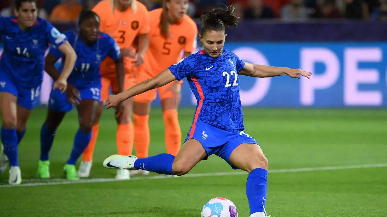 Perisset ET penalty goal France QF win vs Netherlands Women's EURO 2022