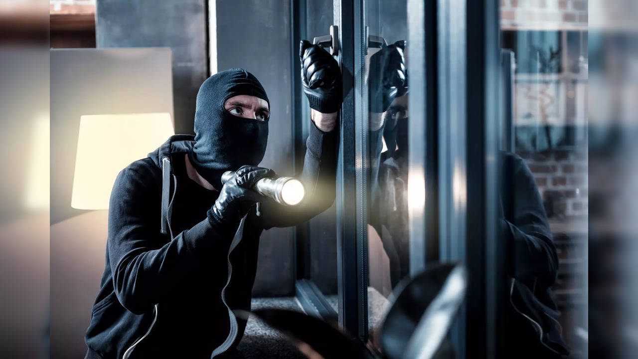 iStock-burglar