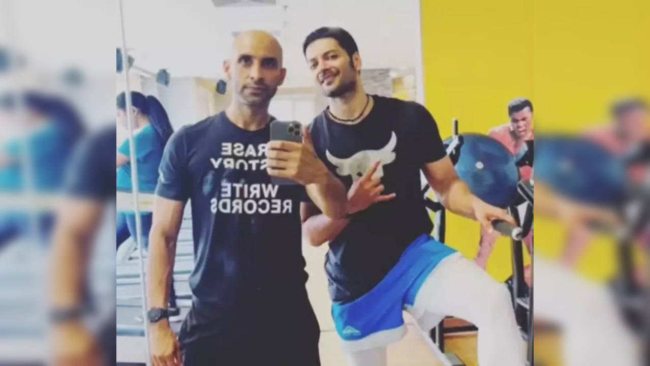 In a recent Instagram video, the Fukrey fame is seen taking up multiple exercises under the guidance of his trainer Adnan Azhar. (Photo credit: Ali Fazal/Instagram)