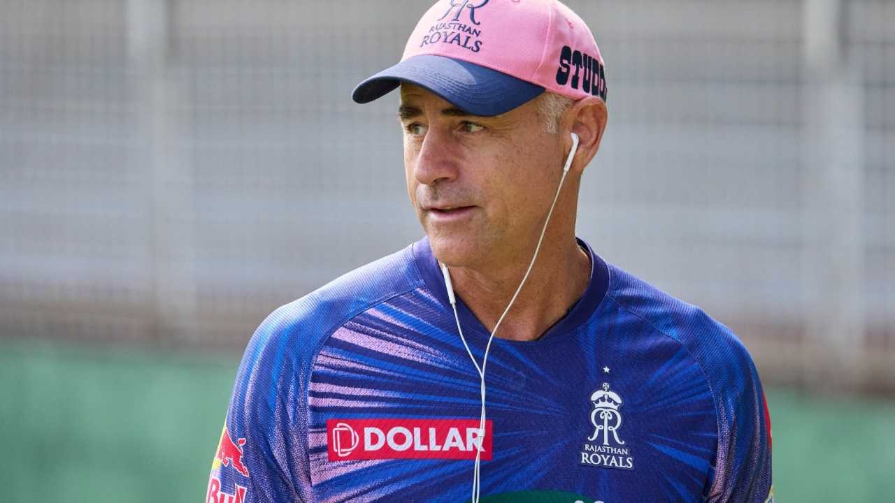 2011 WC-winning coach Paddy Upton reunites with Team India, joins coaching  staff till T20 WC