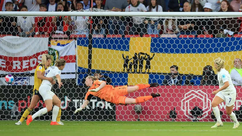 Beth Mead goal England win SF vs Sweden Women's EURO 2022