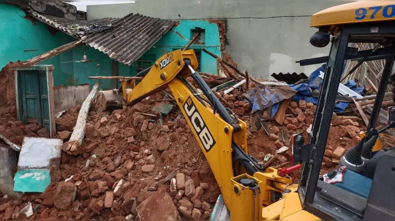 hyd-ghmc building collapse