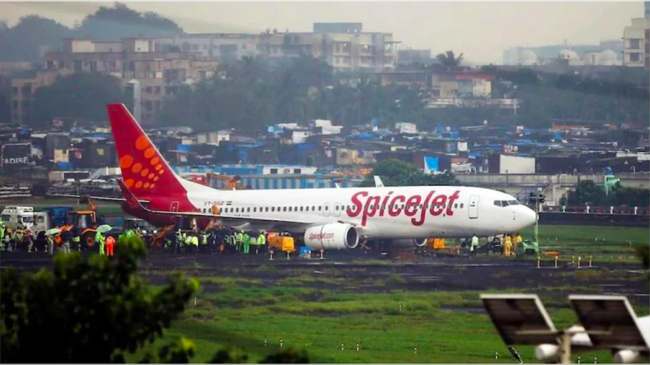 DCGA grounds 50% SpiceJet flights for 8 weeks following technical snags