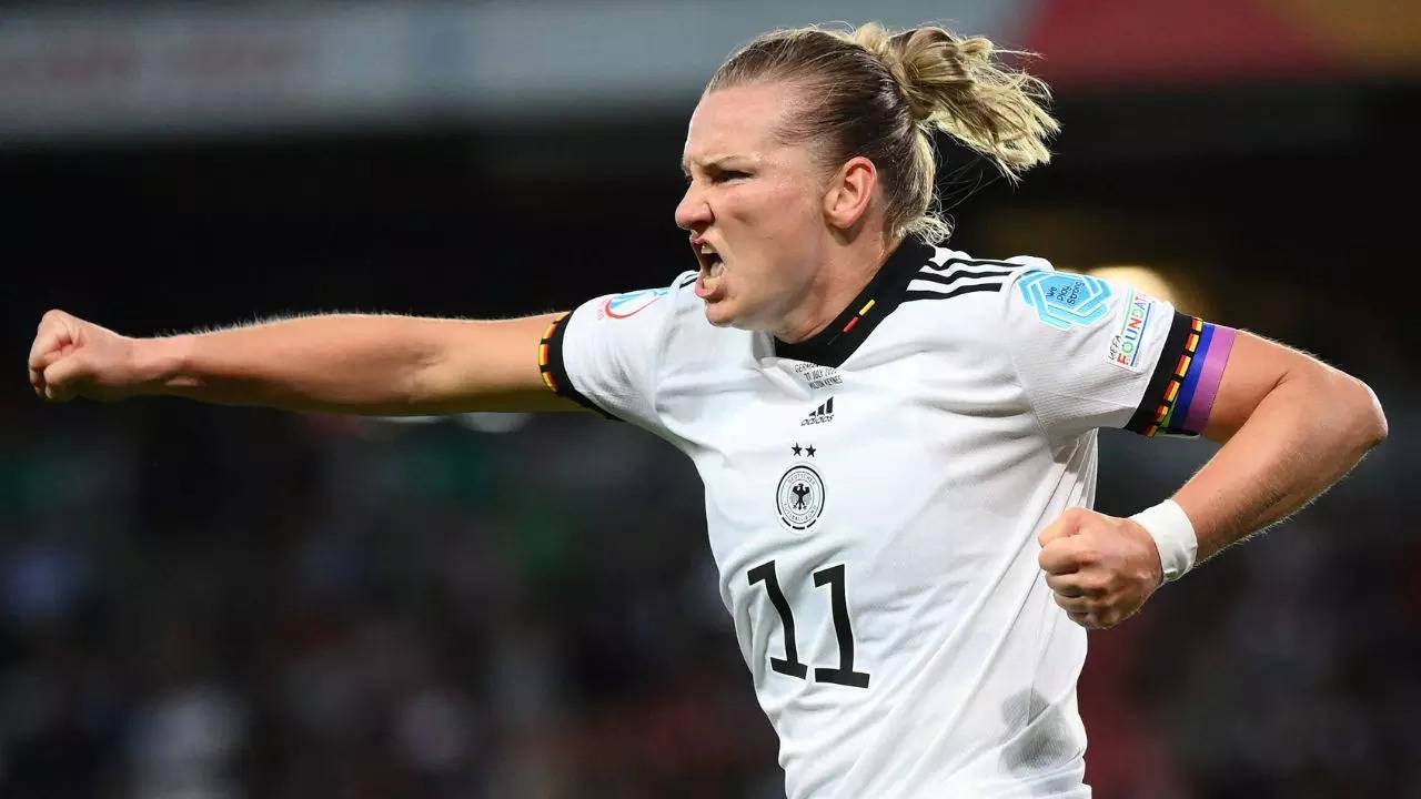 Alex Popp goal Germany SF win vs France Women's EURO 2022