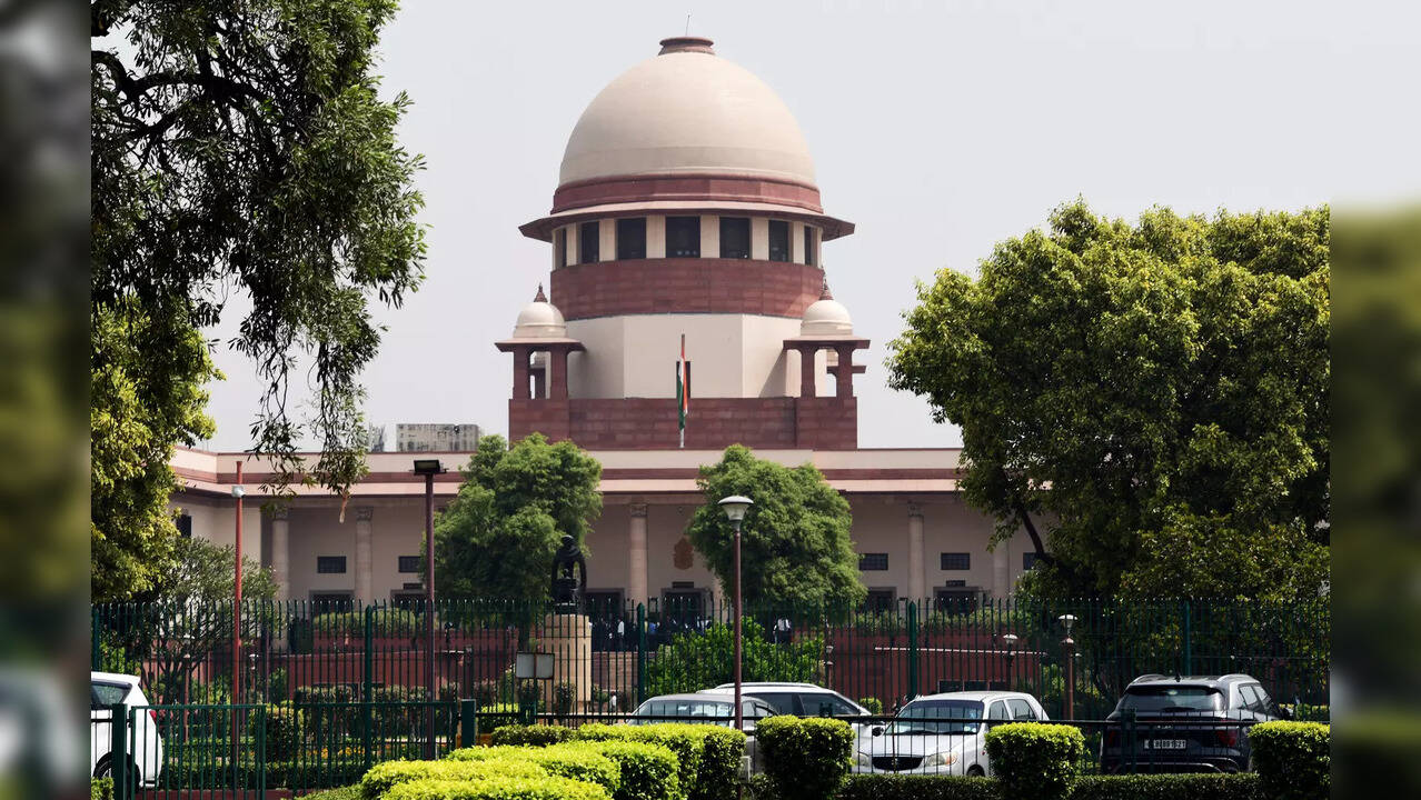 Supreme Court asks Centre to take a stand on freebies; does doling out freebies tantamount to 'bribery'?​