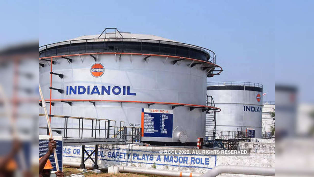 Indian Oil loses Rs 10 a litre on petrol, Rs 14 a litre on diesel