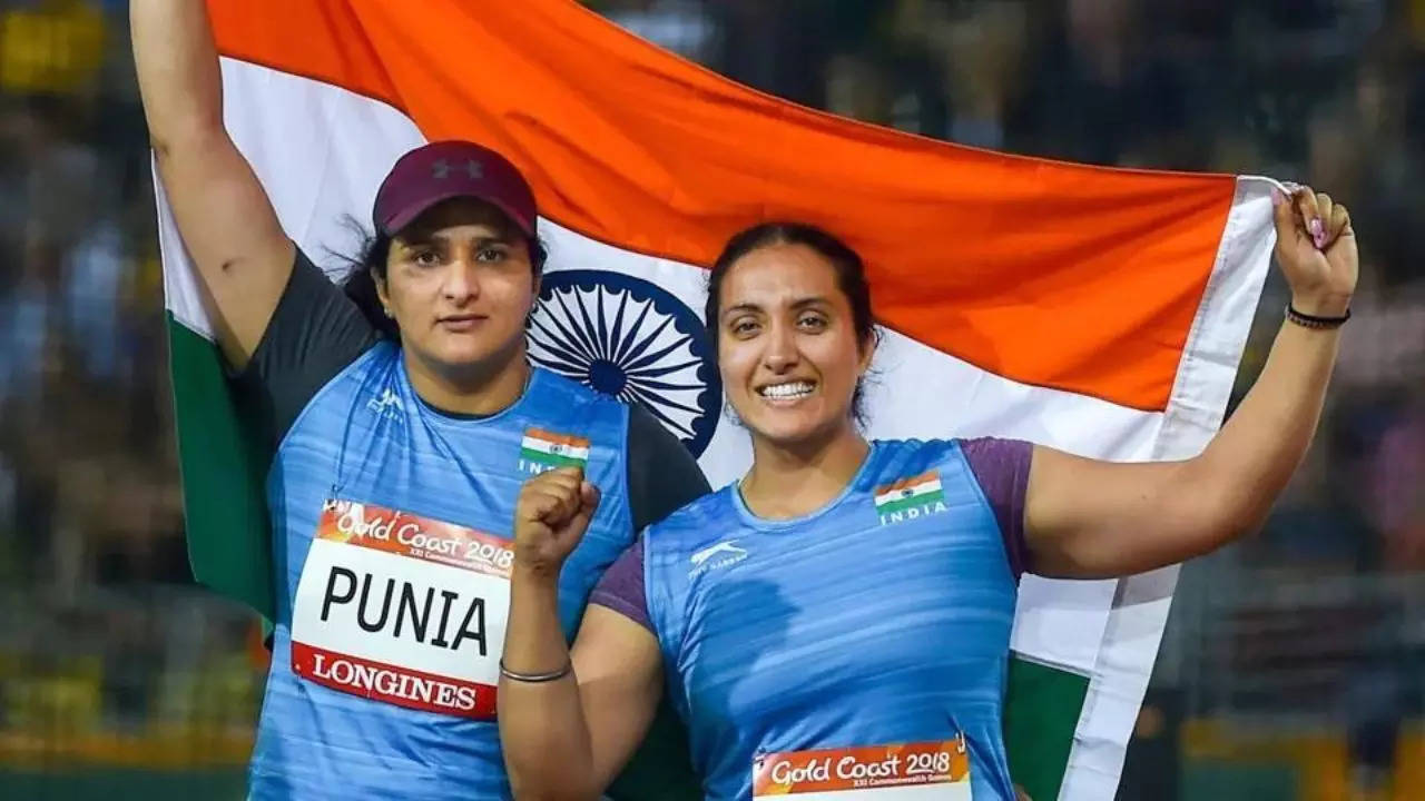 seema punia navjeet dhillon CWG 2022 discuss throw image