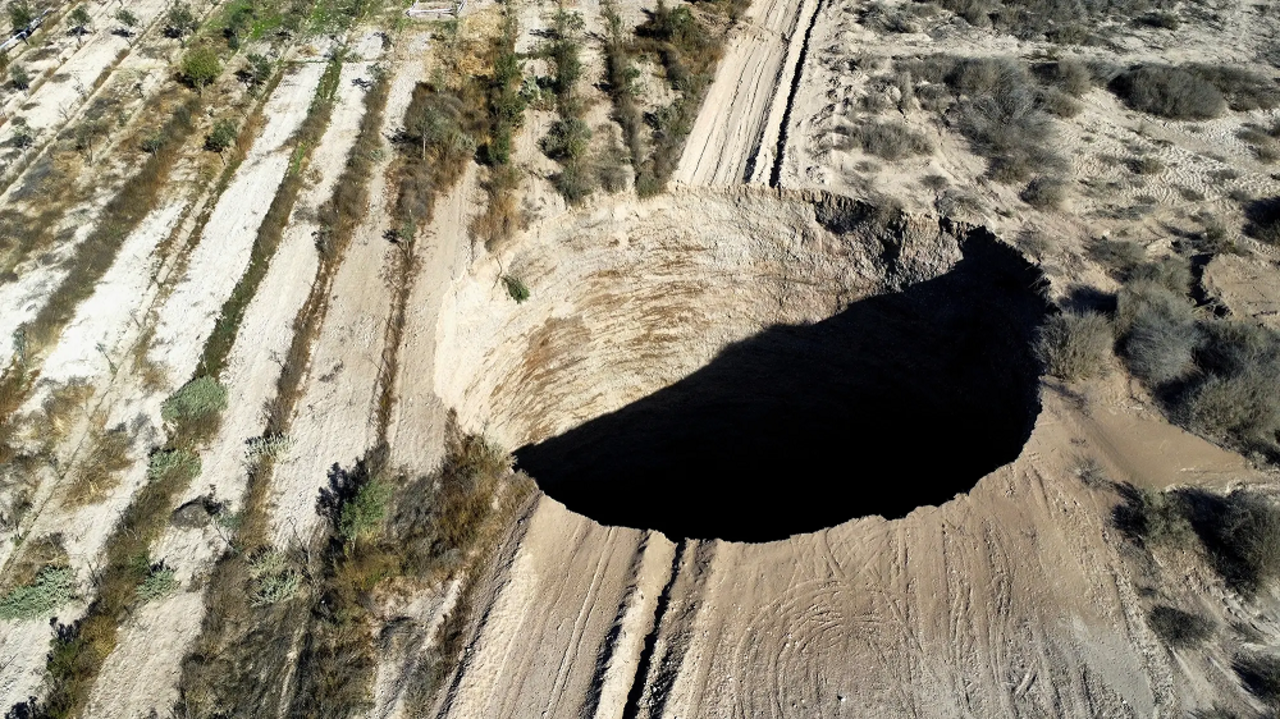 Massive sinkhole opens up in Chile