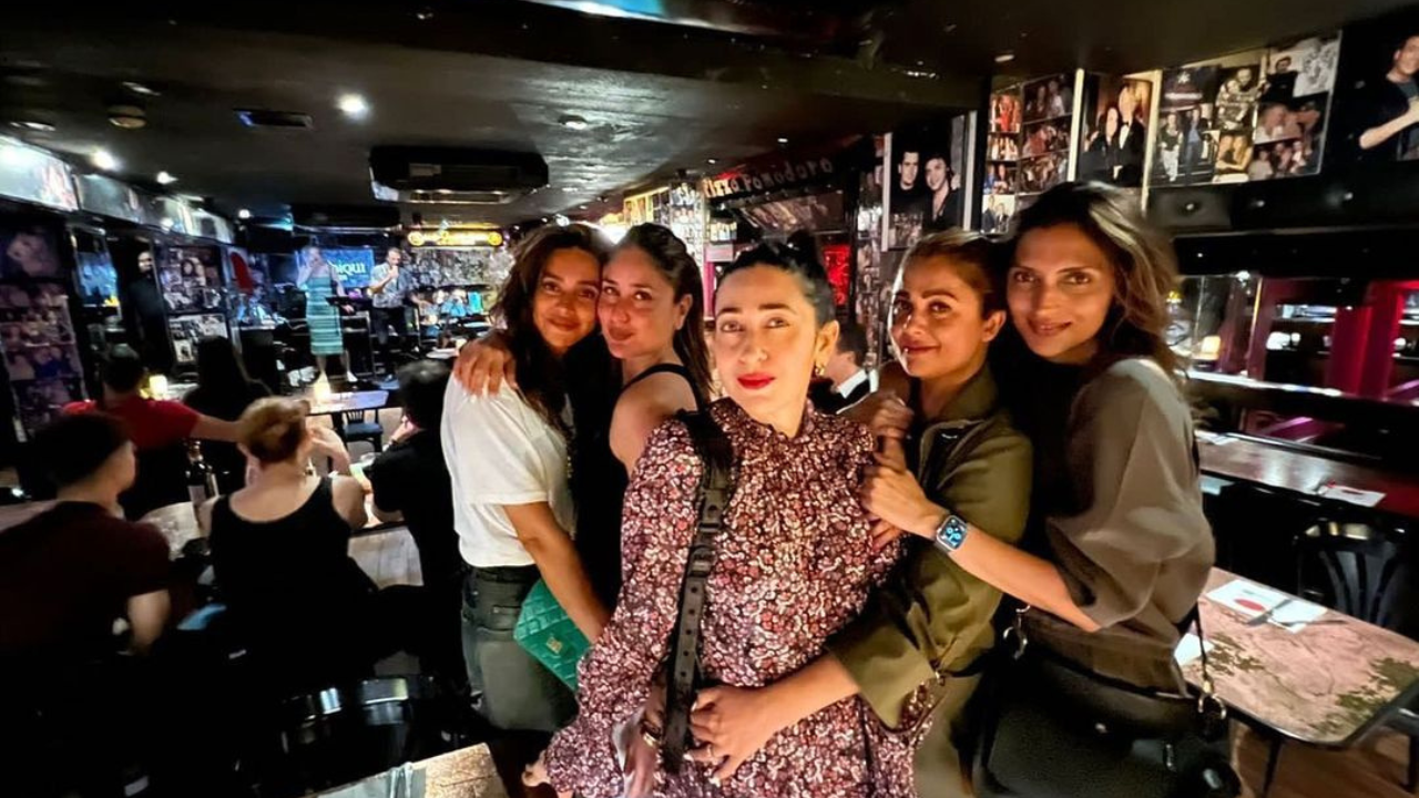 Karisma Kapoor  with her girl gang