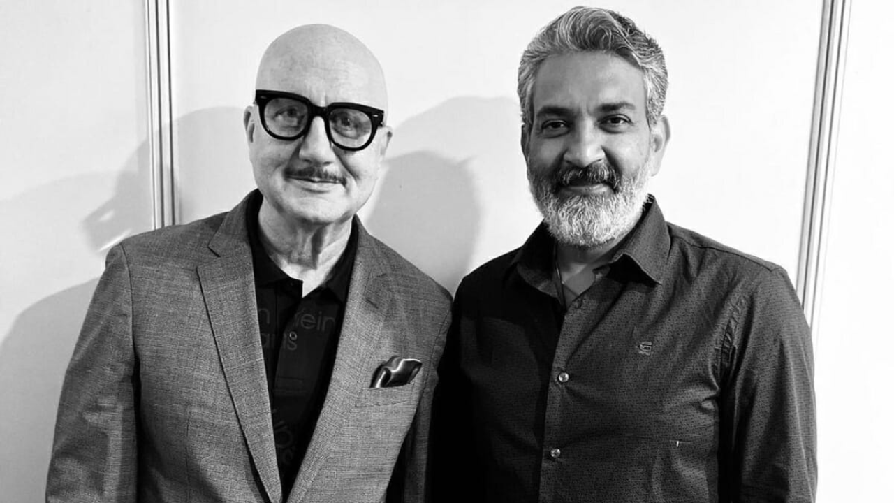 Anupam Kher welcomes RRR director SS Rajamouli with traditional shawl wrapping