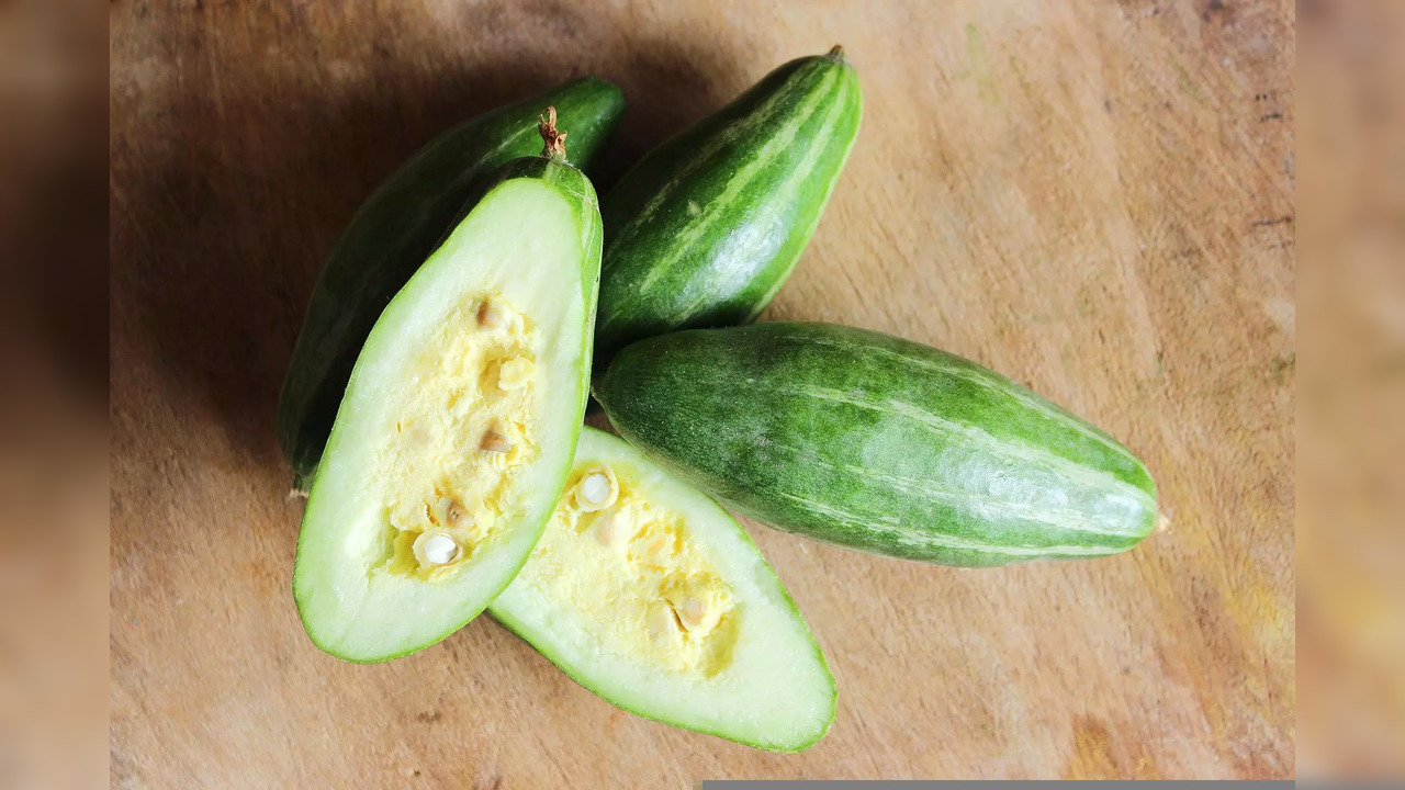 Pointed gourd is a natural blood purifier – eating it regularly could help get rid of impurities naturally thereby dodging disease risk.